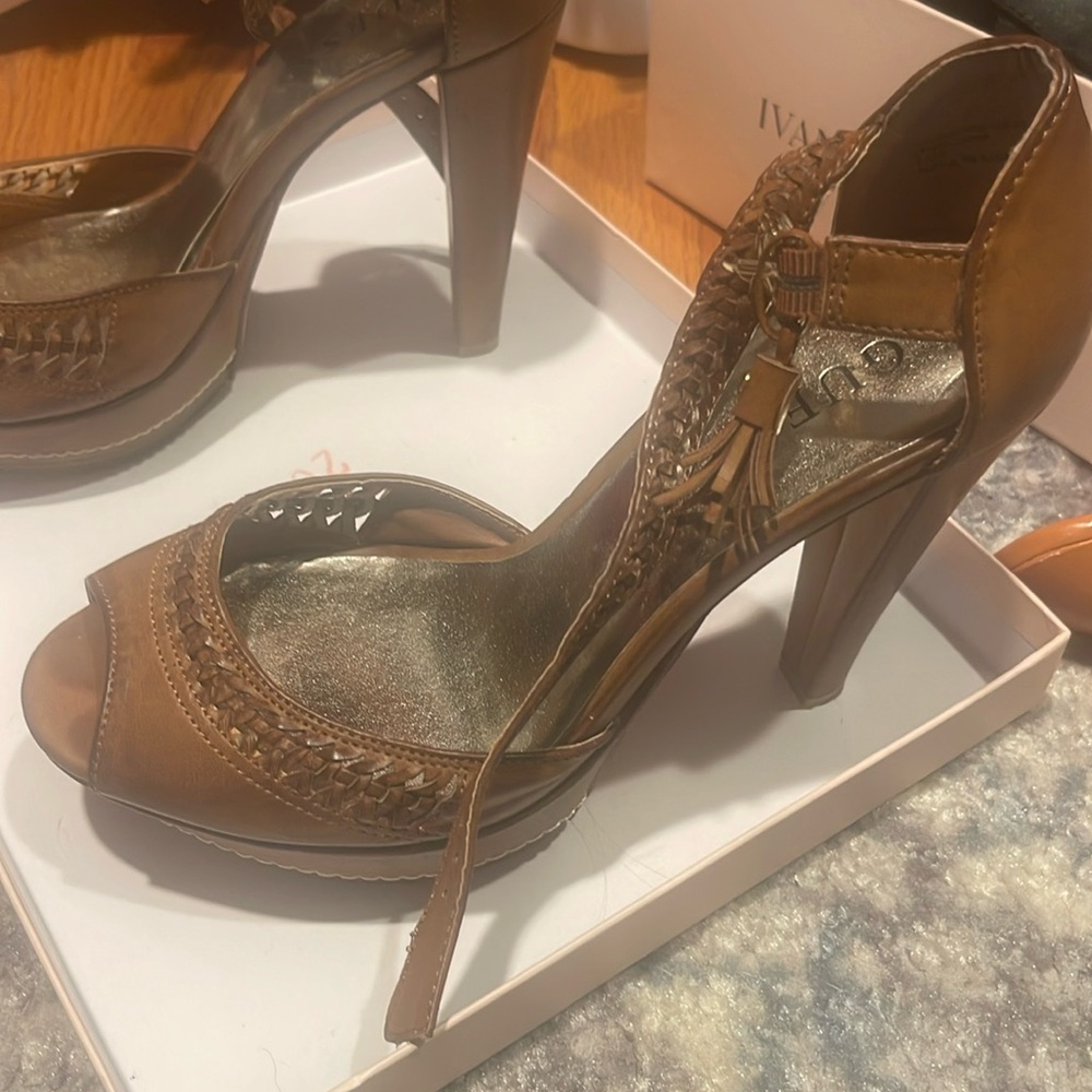 Beautiful Guess leather platform shoes. Tassle ankle strap. Detailed stitching